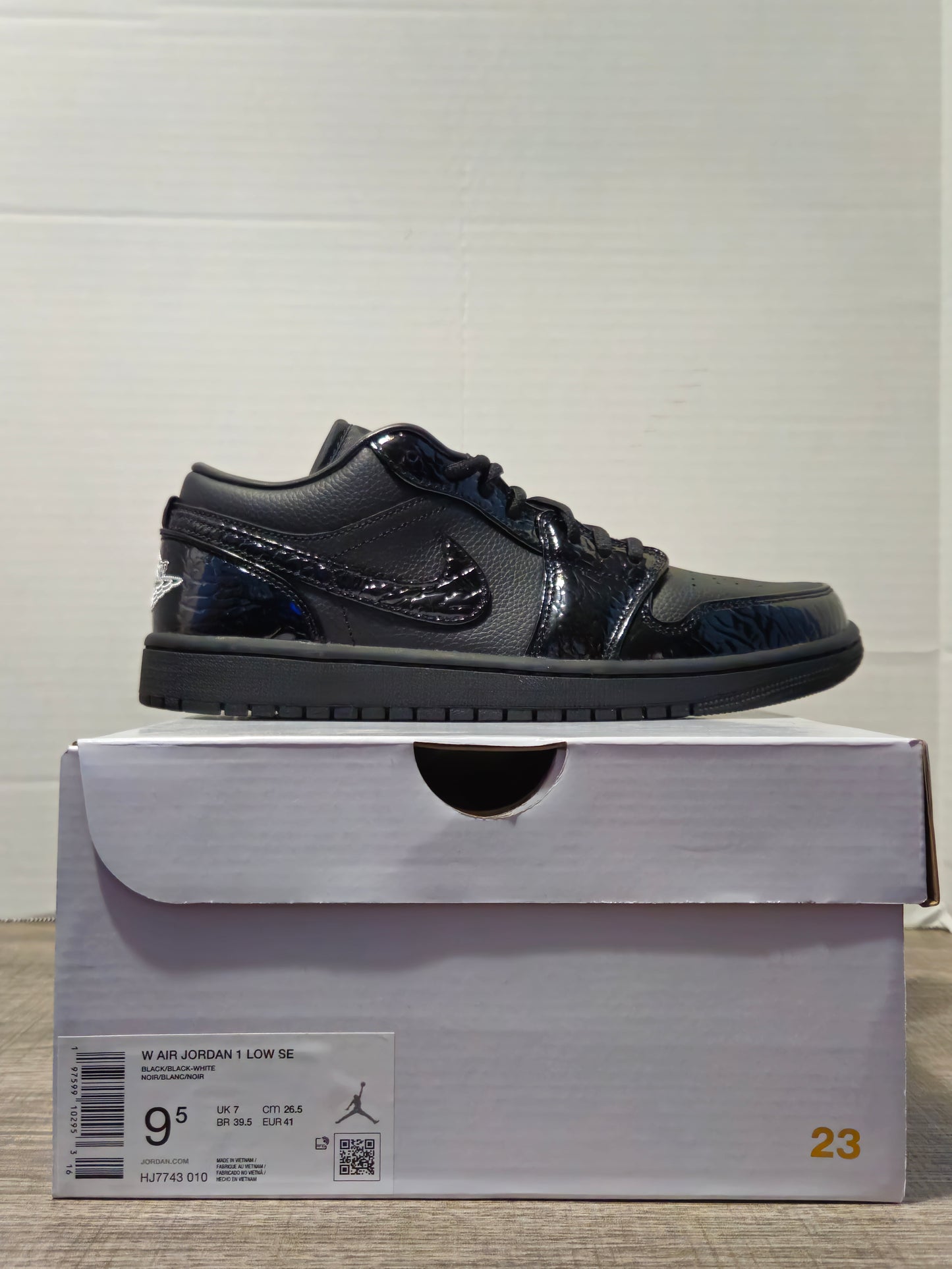 Nike Air Jordan 1 Low SE (W) 'Patent Elephant Black'