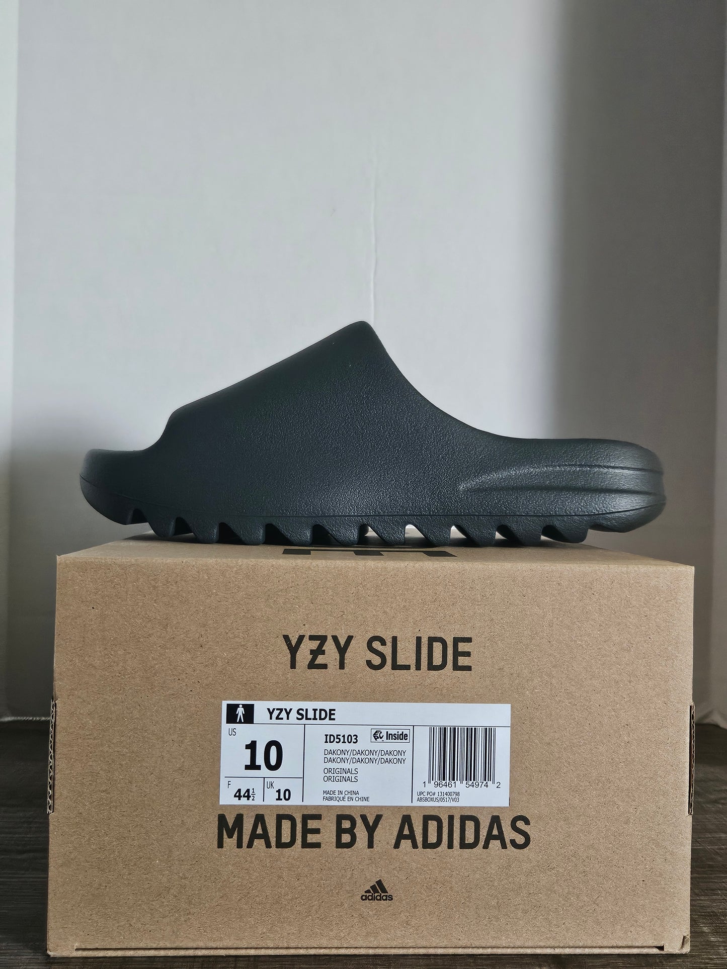 Yeezy Slide 'Dark Onyx'