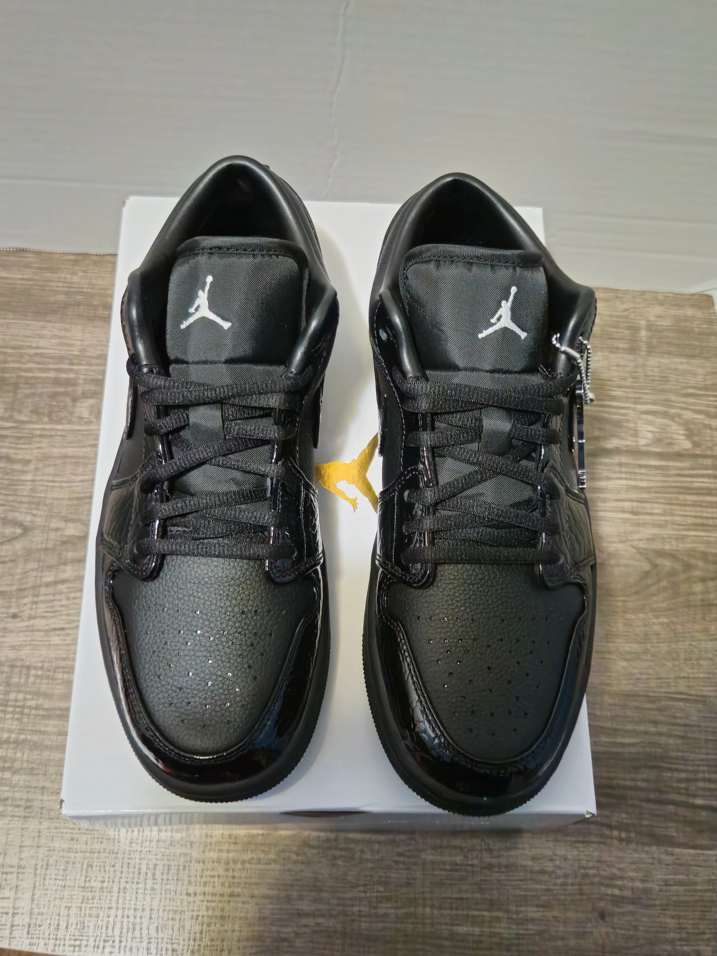 Nike Air Jordan 1 Low SE (W) 'Patent Elephant Black'