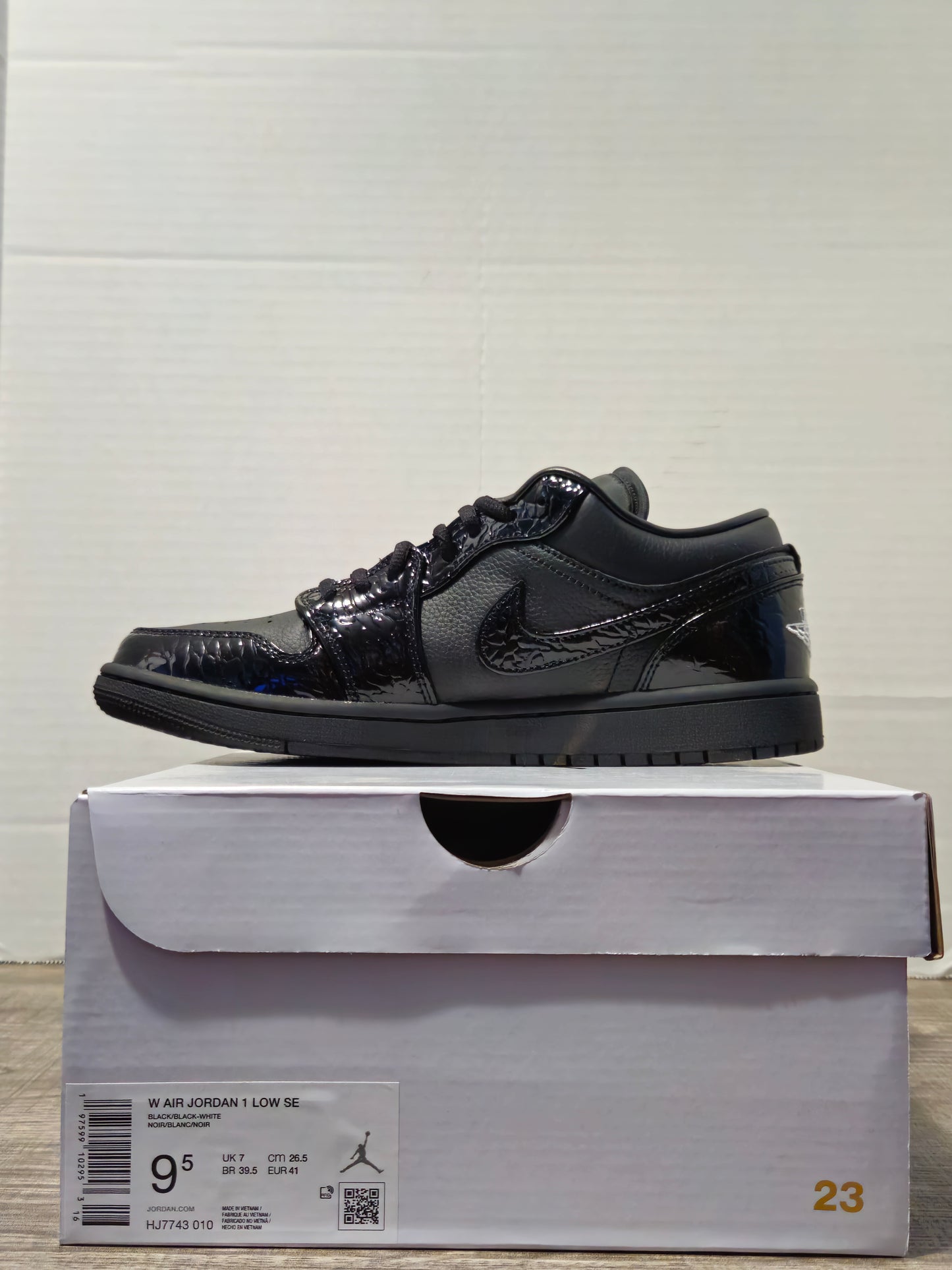 Nike Air Jordan 1 Low SE (W) 'Patent Elephant Black'